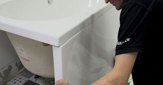 Установка экрана под ванну - цена за работу от 4135 руб. в Южноуральске